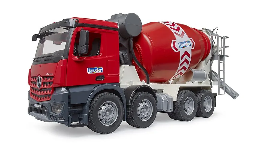 Roter BRUDER Mercedes-Benz Arocs Zementmischer als detailgetreues Baustellenfahrzeug