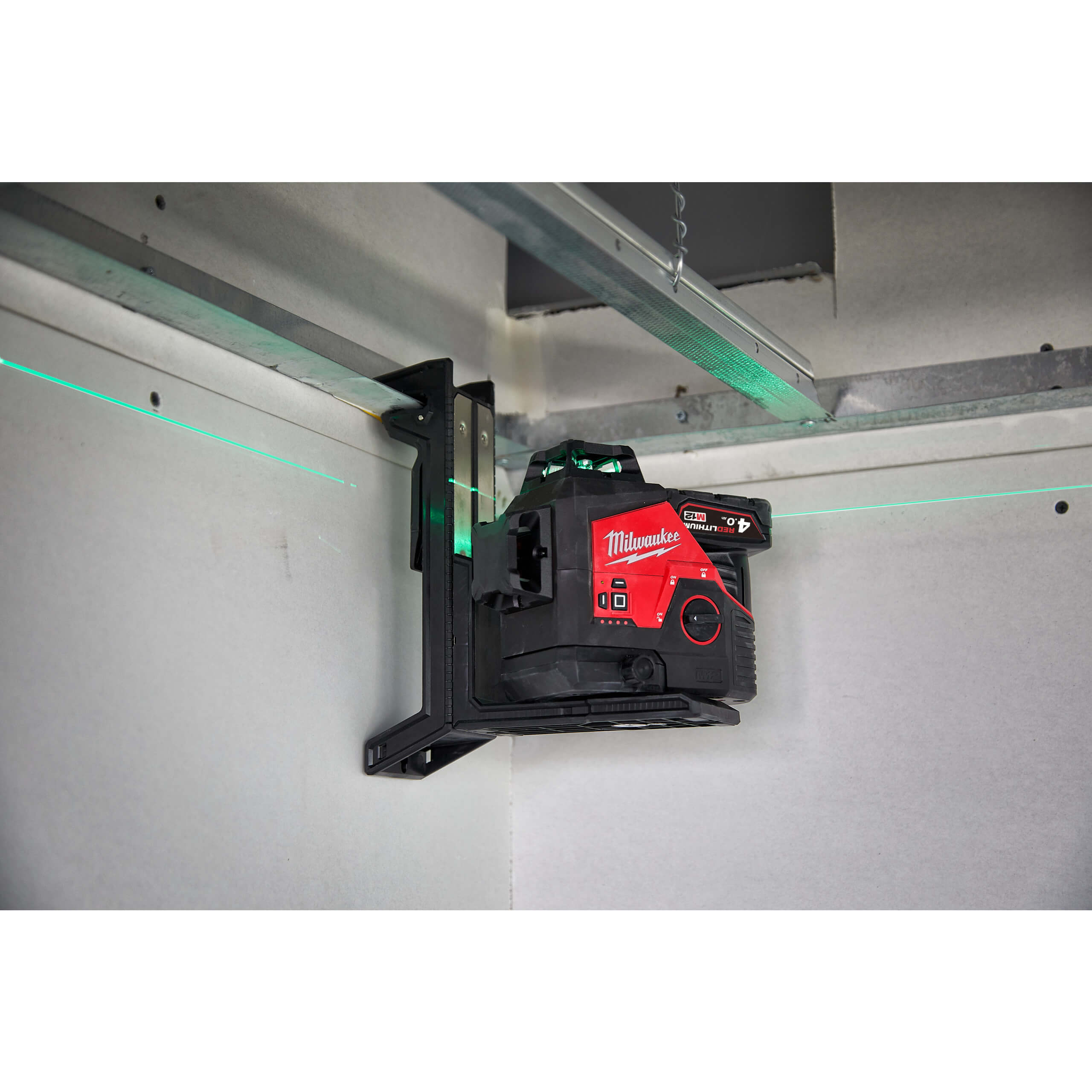 Milwaukee M12™ 3 x 360° Akku-Kreuzlinienlaser – Präzision und Sichtbarkeit