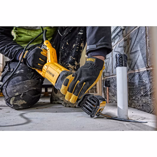 DeWalt DWE305PKXL Säbelsäge – Leistungsstarke 1100-Watt-Säbelsäge für präzise Schnitte