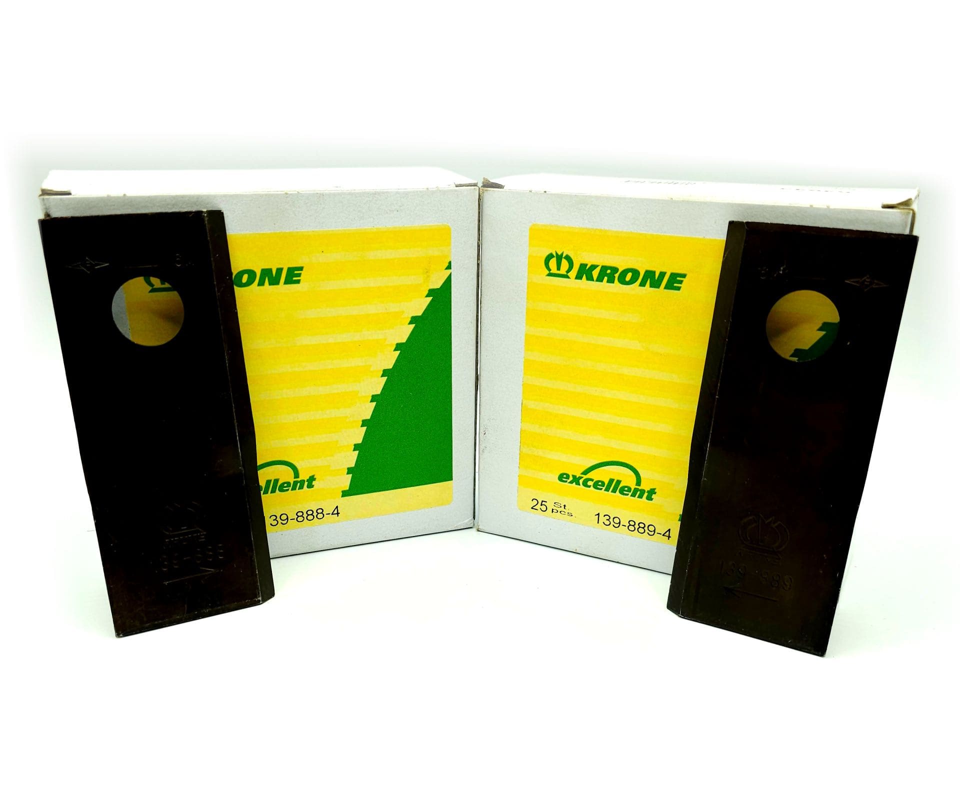 Krone Klingen-Set 139888/139889 – 25 Stück Krone Original Klingen-Set 25 Stück für Mähwerk stehen vor Verpackung