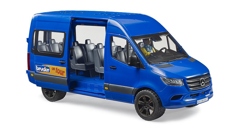 Blauer BRUDER Sprinter Kleinbus mit geöffneter Schiebetür und Blick auf die Passagiersitze